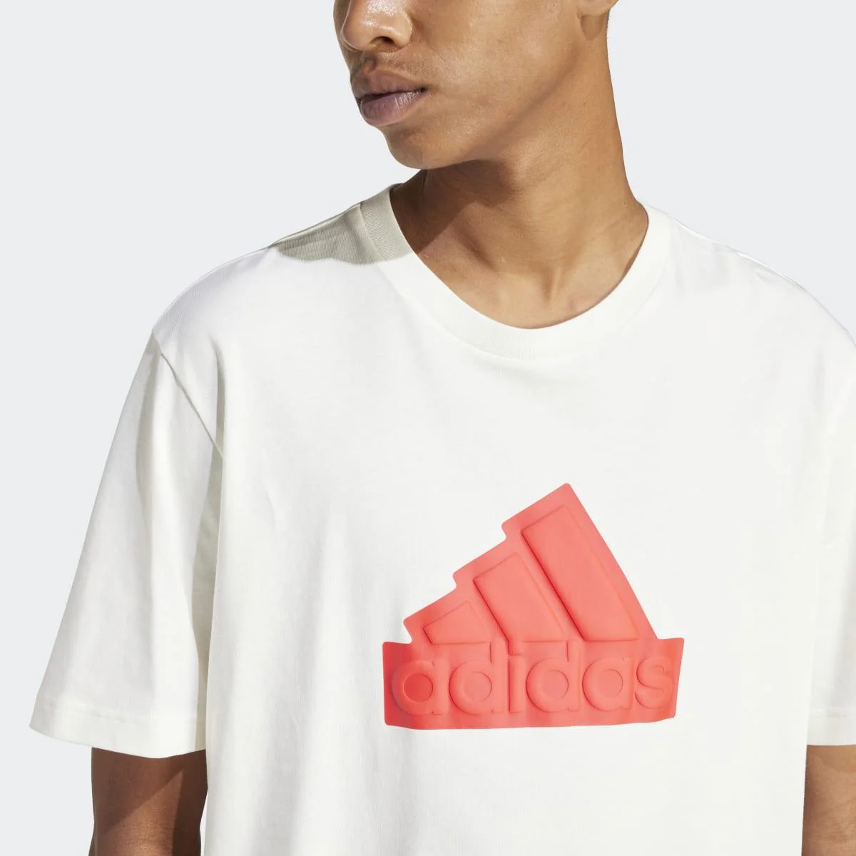 Camiseta Casual Hombre M Fi Bos Reg T adidas Sportswear - Image 4