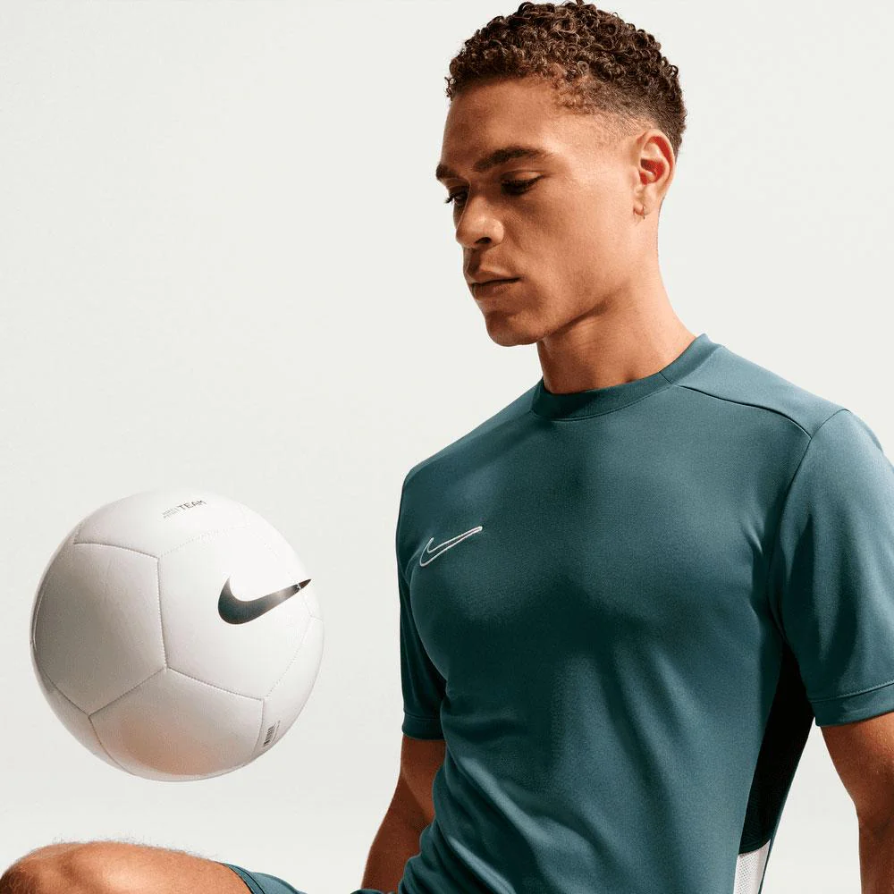 Camiseta De Fútbol Nike Academy De Manga Corta DrI-Fit - Hombre - Image 4