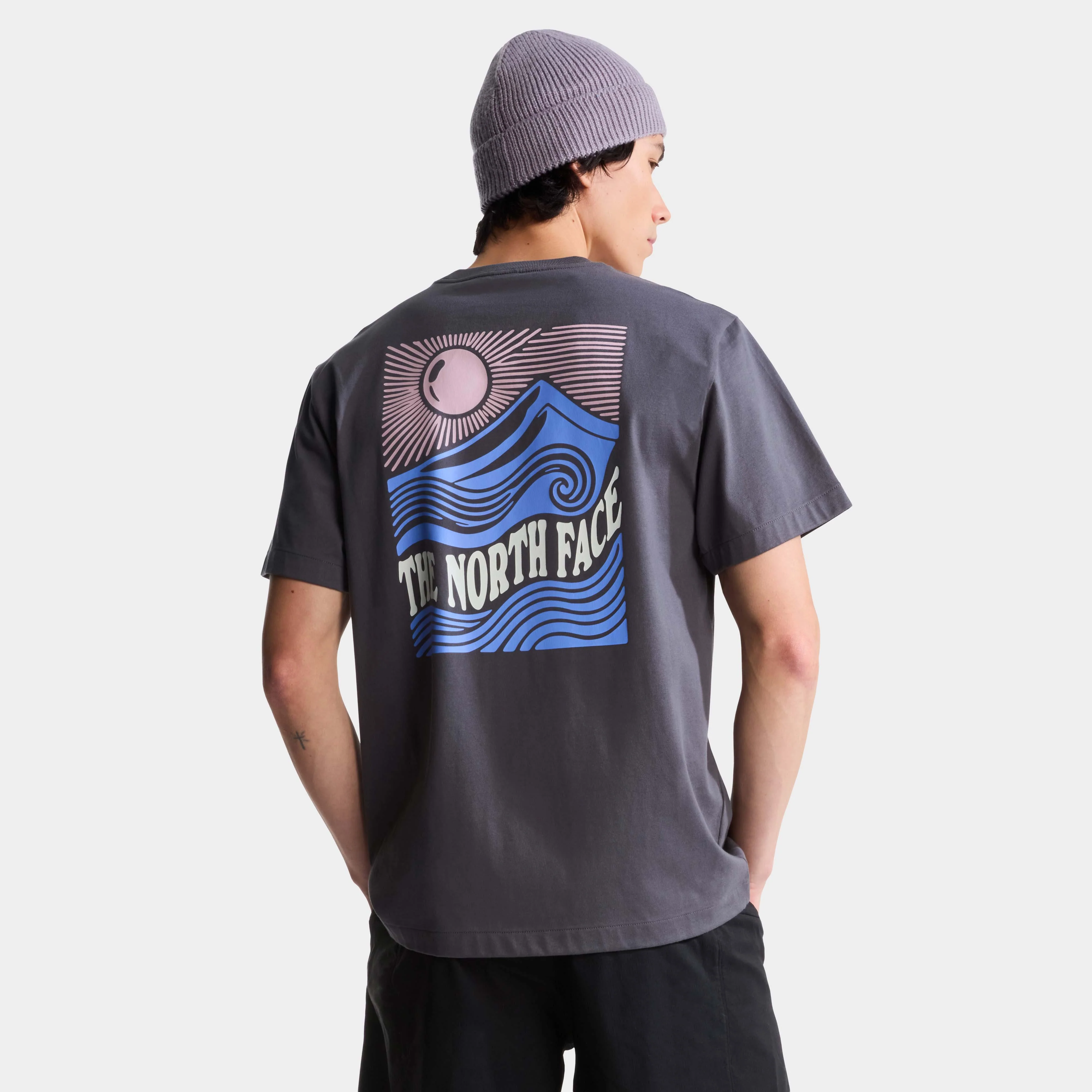 Camiseta De Manga Corta The North Face Relaxed Mountain Escape Graphic Para Hombre - Image 2