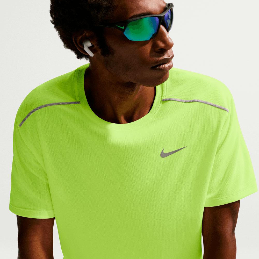 Camiseta Nike Miler De Running De Manga Corta Con Protección Uv DrI-Fit - Hombre - Image 4