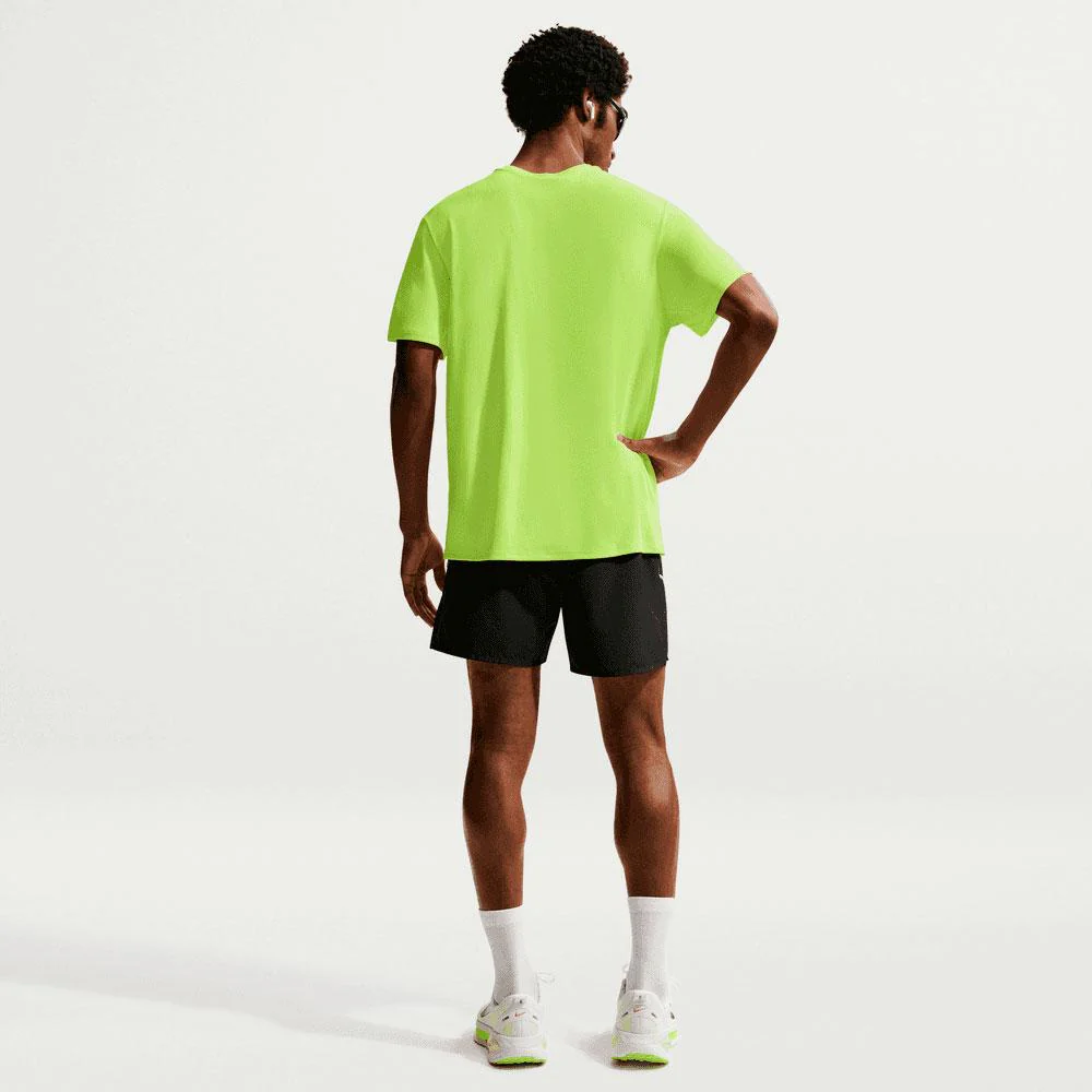 Camiseta Nike Miler De Running De Manga Corta Con Protección Uv DrI-Fit - Hombre - Image 5