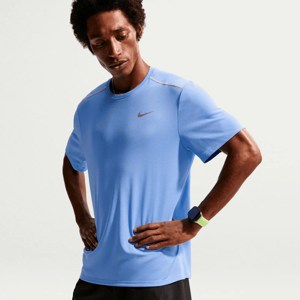 Camiseta Nike Miler De Running De Manga Corta Con Protección Uv DrI-Fit - Hombre - Image 2