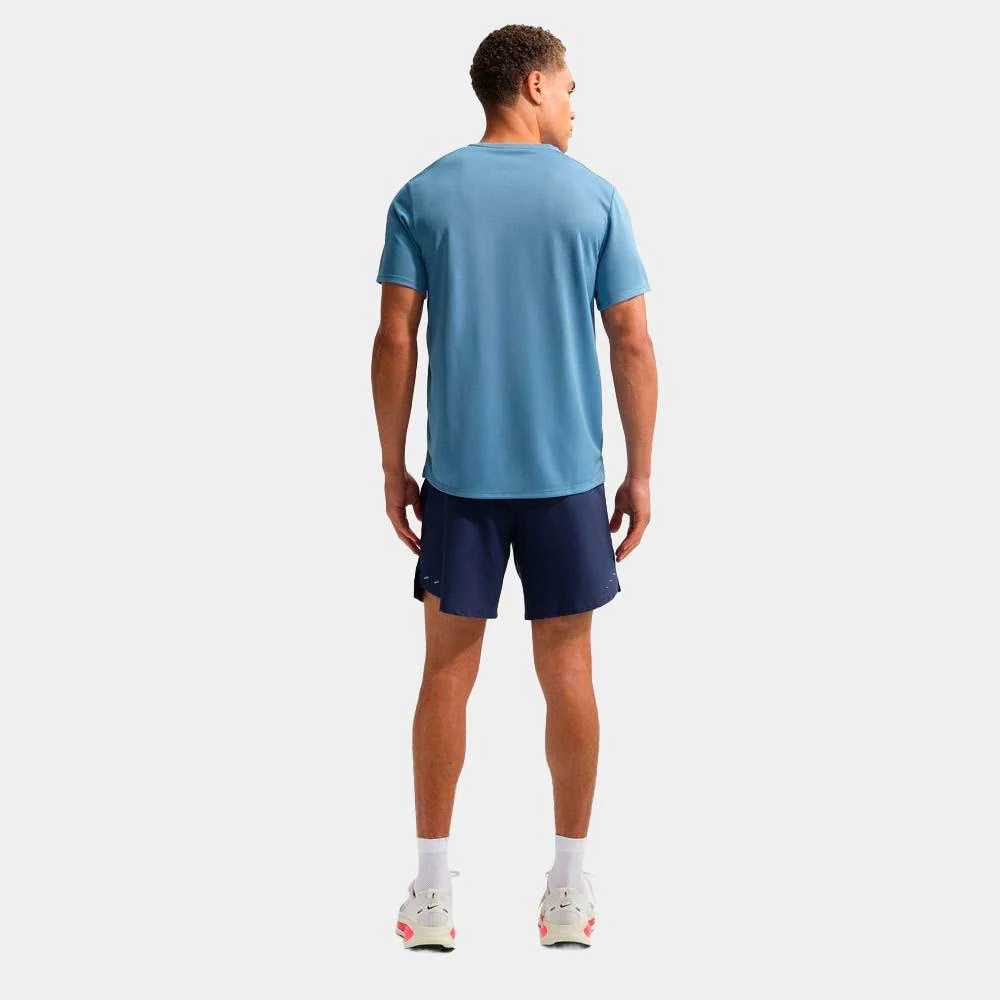 Camiseta Nike Miler De Running DrI-Fit Uv De Manga Corta - Hombre - Image 2