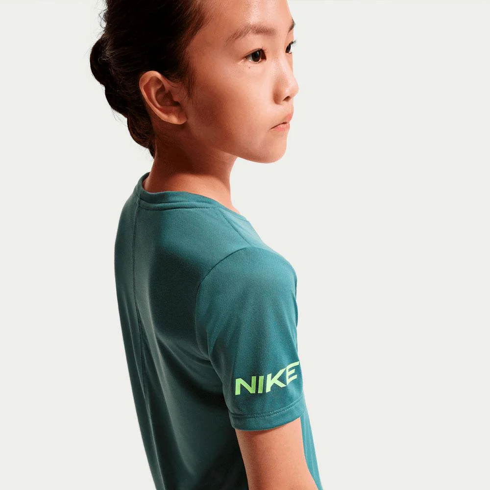 Camiseta Nike Pro De Entrenamiento De Manga Corta DrI-Fit - Niña - Image 4