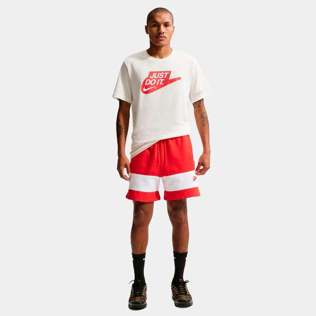 Camiseta Nike Sportswear - Image 2