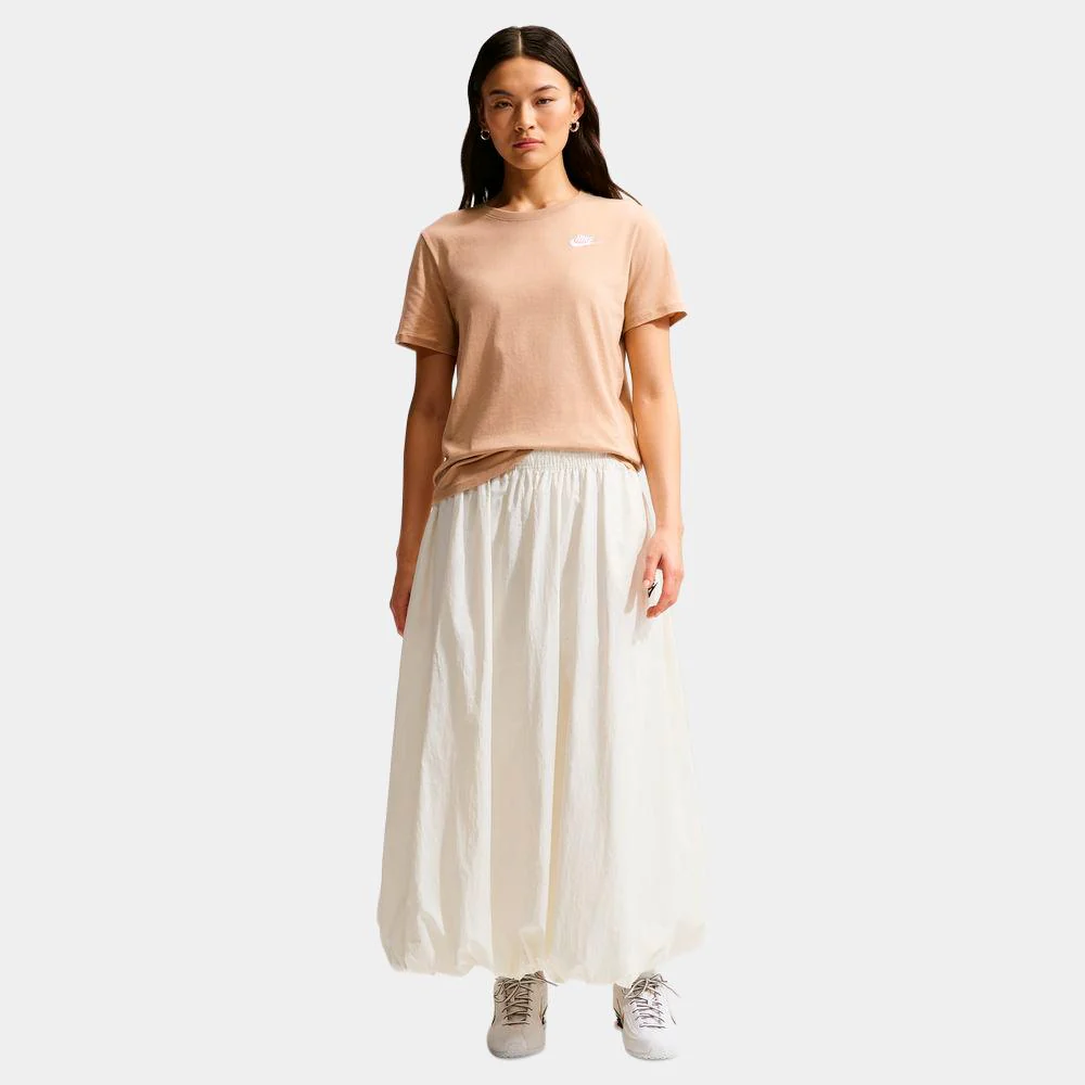 Camiseta  Nike Sportswear Club Essentials - Mujer