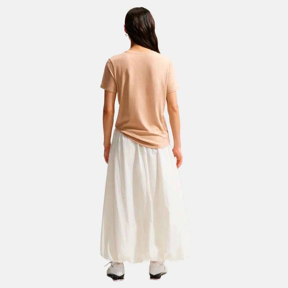 Camiseta  Nike Sportswear Club Essentials - Mujer - Image 2