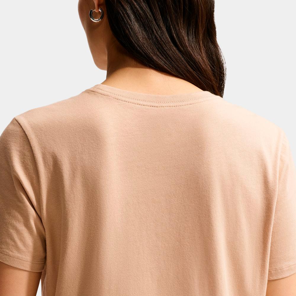 Camiseta  Nike Sportswear Club Essentials - Mujer - Image 4