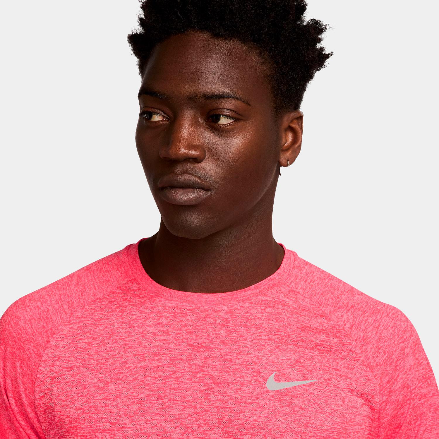 Camiseta De Running Nike Stride DrI-Fit Adv - Image 5