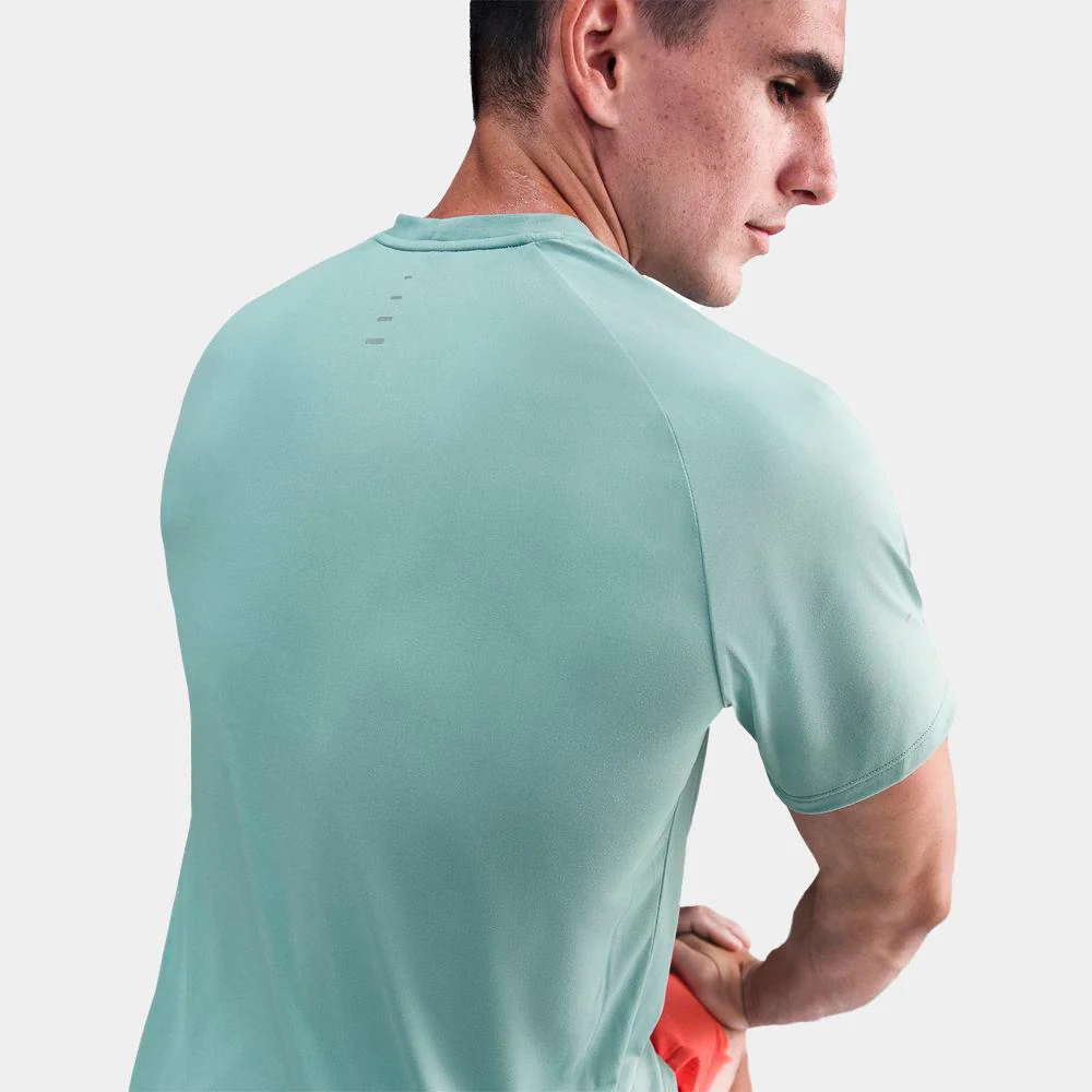 Camiseta Nike Stride De Running DrI-Fit Adv De Manga Corta - Hombre - Image 4
