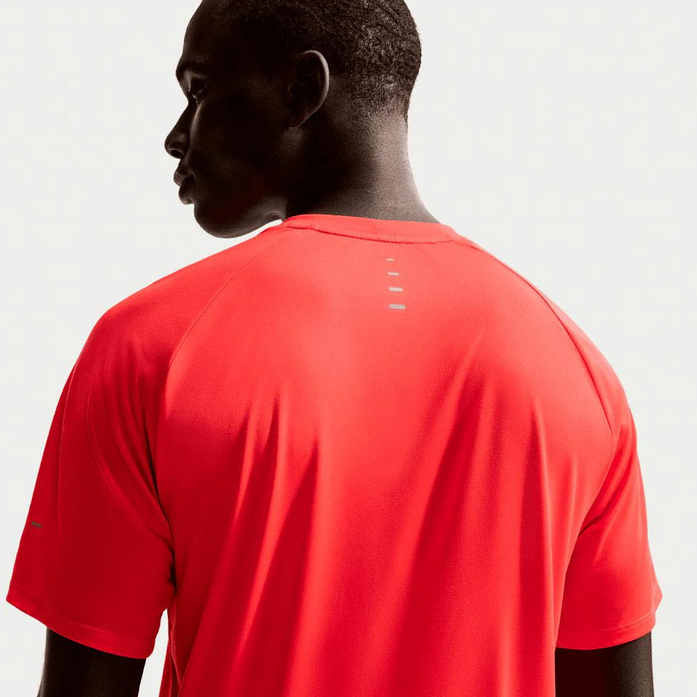 Camiseta Nike Stride De Running DrI-Fit Adv De Manga Corta - Hombre - Image 4