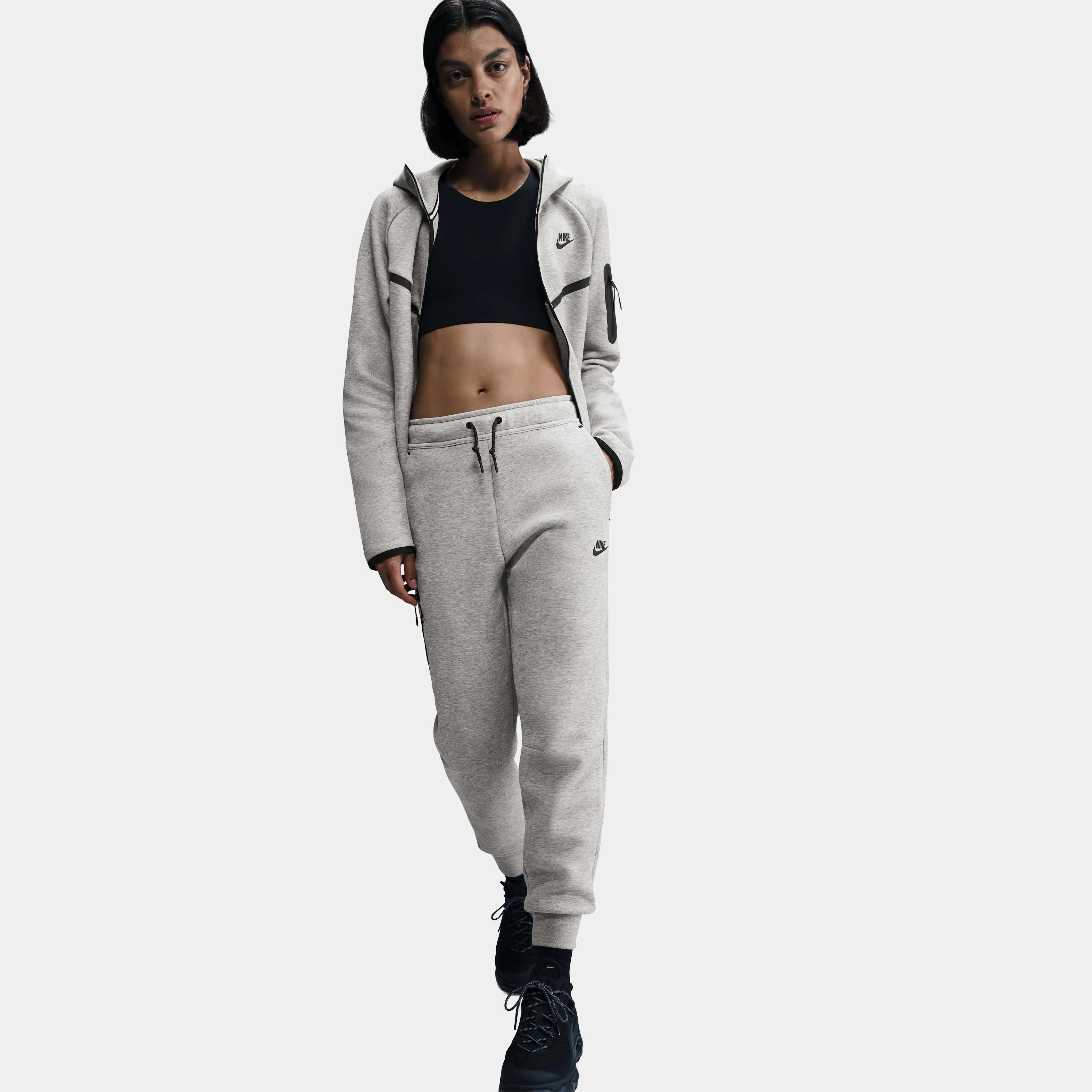 Jogger Nike Sportswear Tech Fleece De Talle Medio - Mujer - Image 2