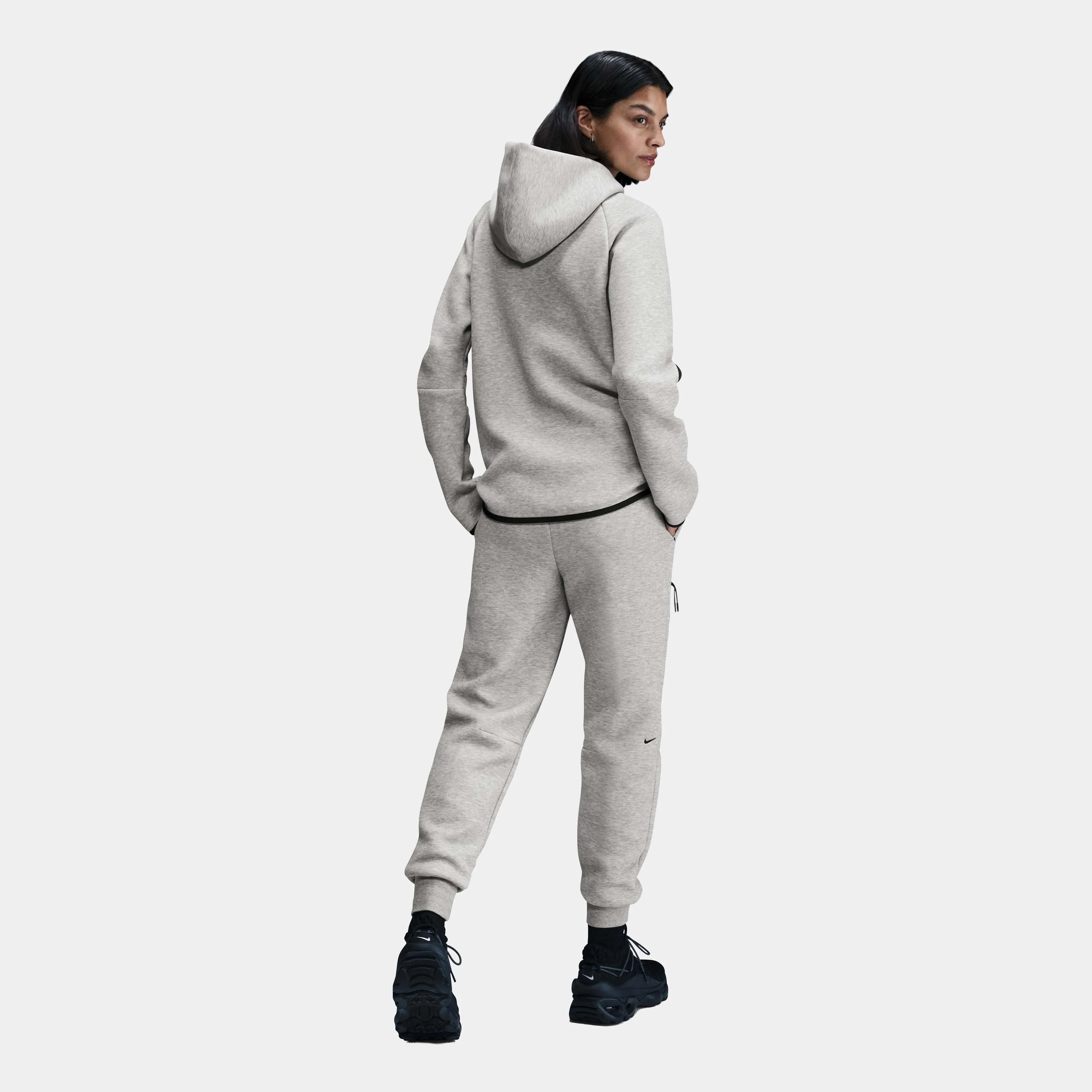 Jogger Nike Sportswear Tech Fleece De Talle Medio - Mujer - Image 3