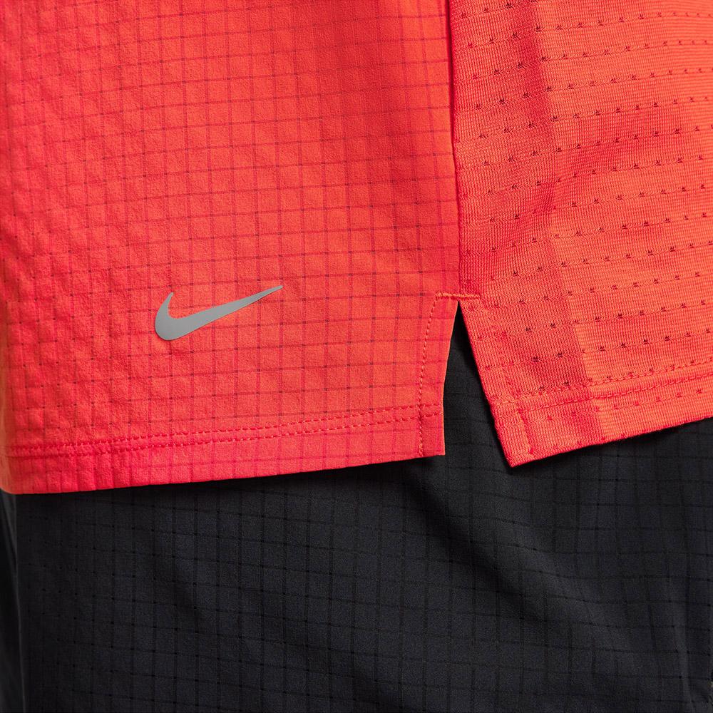 Nike Camiseta Trail Solar Chase DrI-Fit - Image 4