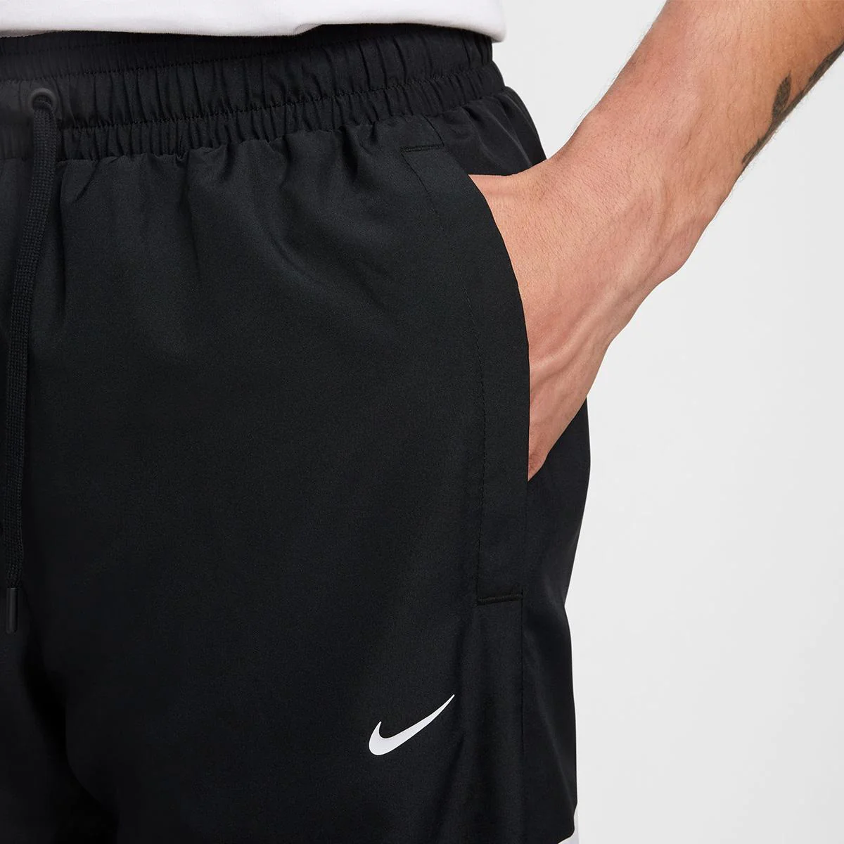 Nike Icon Men's Woven Basketball - Image 3