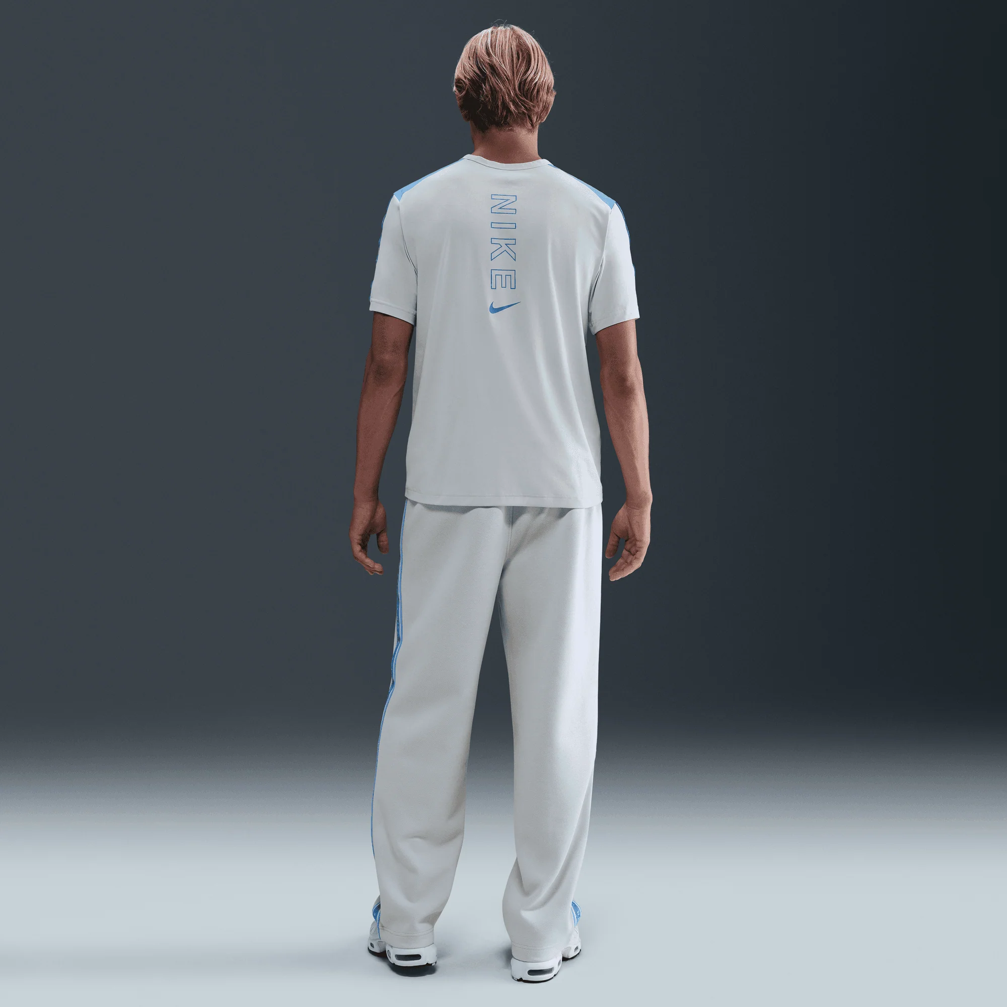 Camiseta Nike Sportswear - Image 2