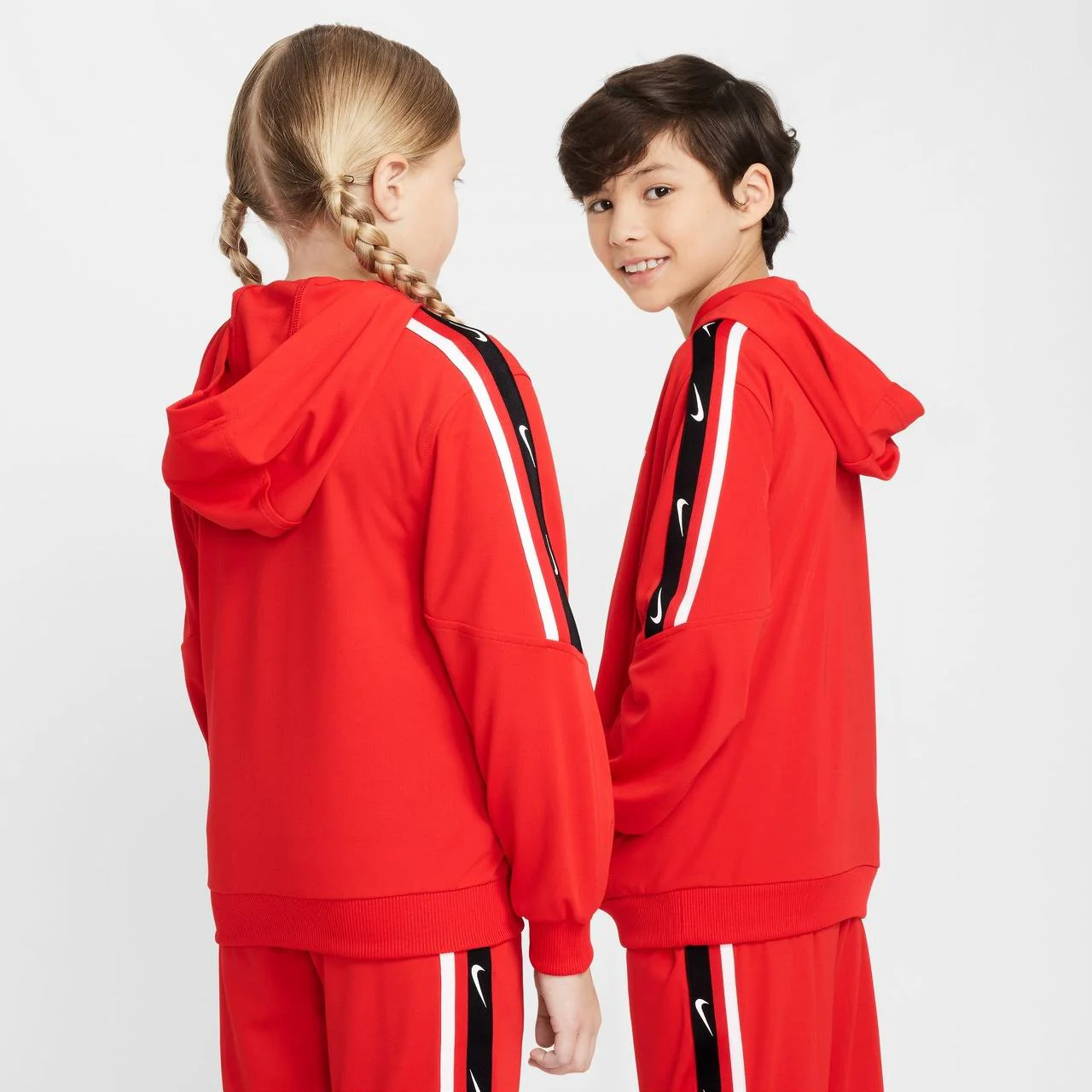 Sudadera Nike Sportwear Club Big Kids - Image 2