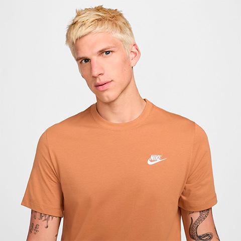 Nike Sportswear Club Men's T-Shirt - Image 3