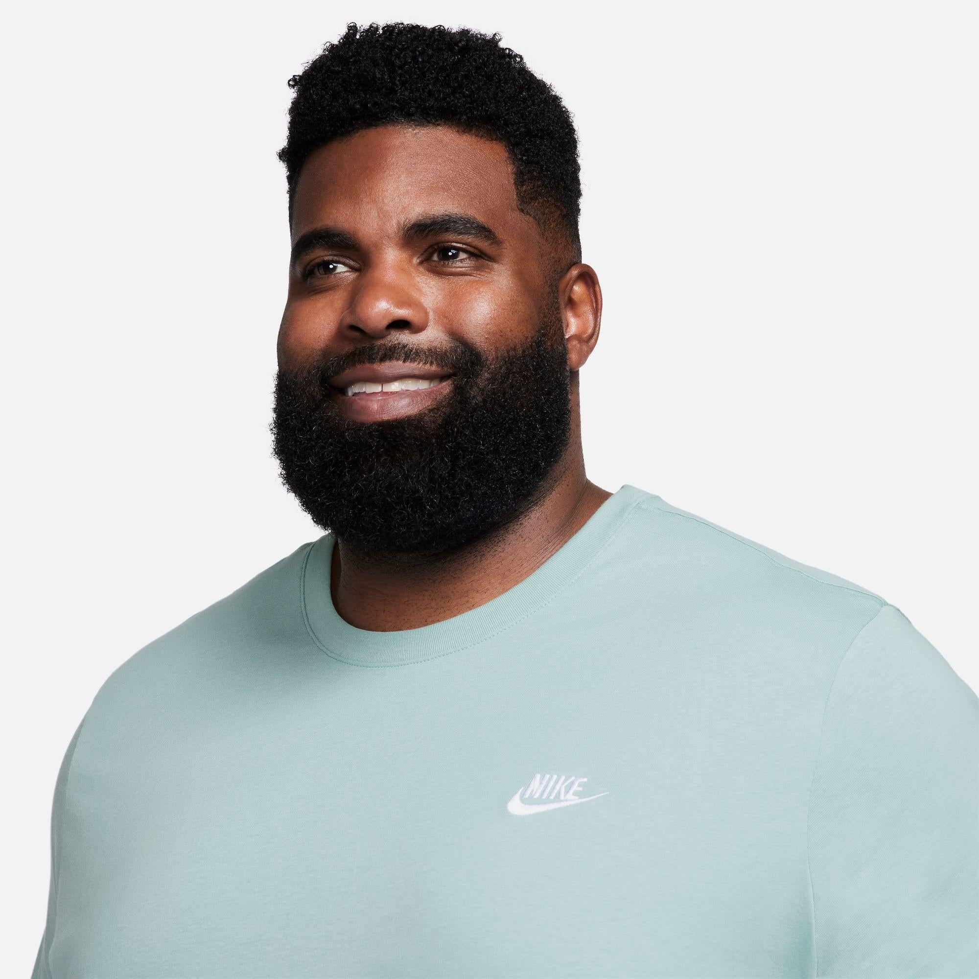 Nike Sportswear Club Men's T-Shirt - Image 3