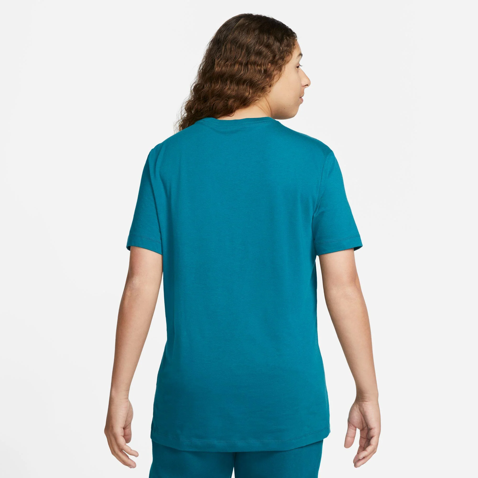 Nike Sportswear Club Men's T-Shirt - Image 2