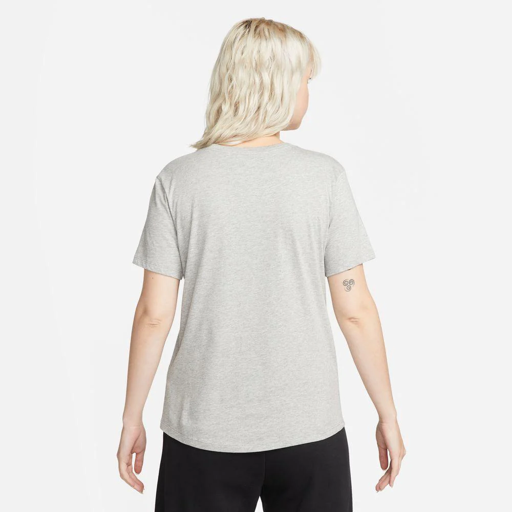 Nike Sportswear Essentials - Image 2