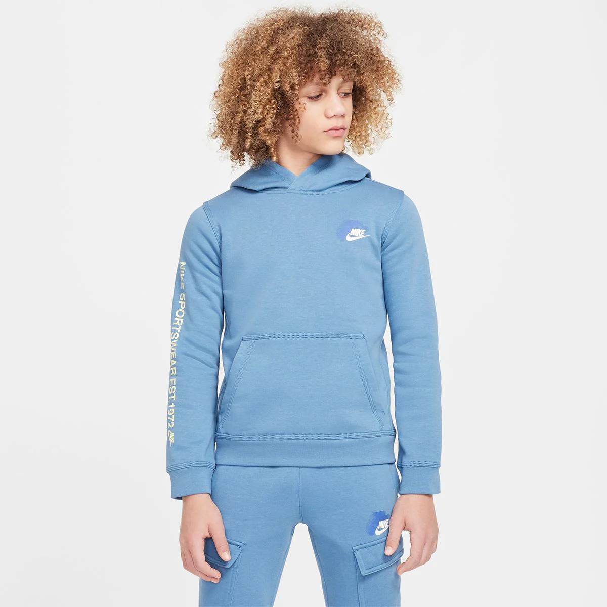 Nike Sportswear Standard Issue