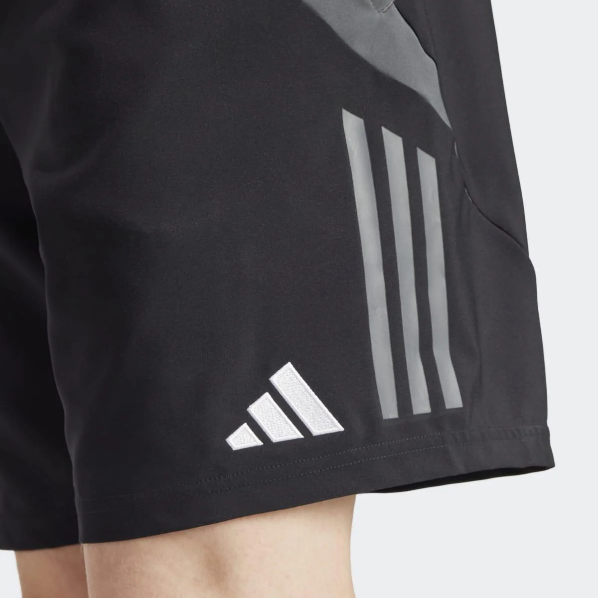 Pantalón Corto Hombre Tiro24 adidas Performance - Image 3