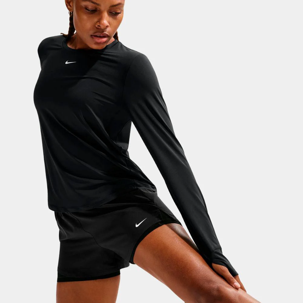 Pantalón Corto Nike One De 8 cm Con Talle Medio Y Diseño 2 En 1 DrI-Fit - Mujer - Image 3