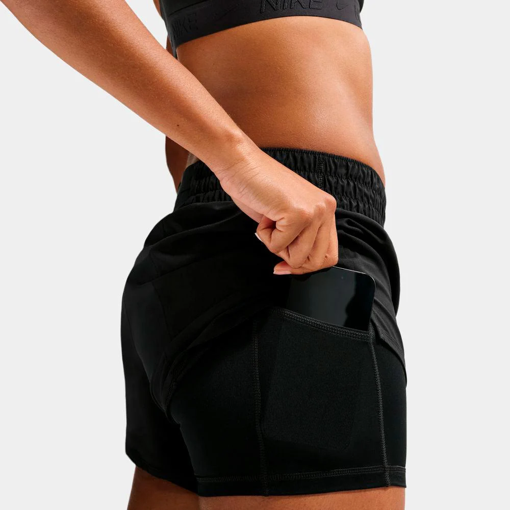 Pantalón Corto Nike One De 8 cm Con Talle Medio Y Diseño 2 En 1 DrI-Fit - Mujer - Image 4