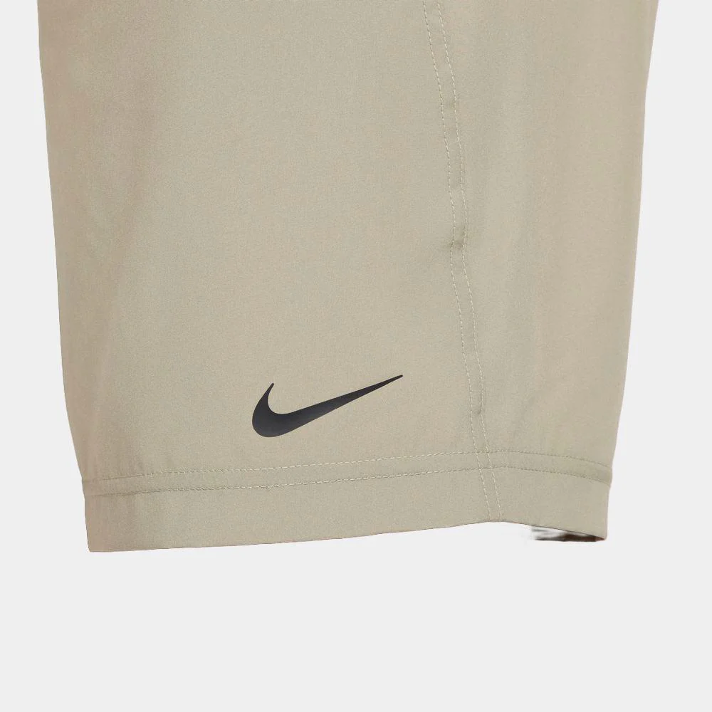 Pantalón Nike Form Corto Versátil DrI-Fit De 23 cm Sin Forro - Hombre - Image 4