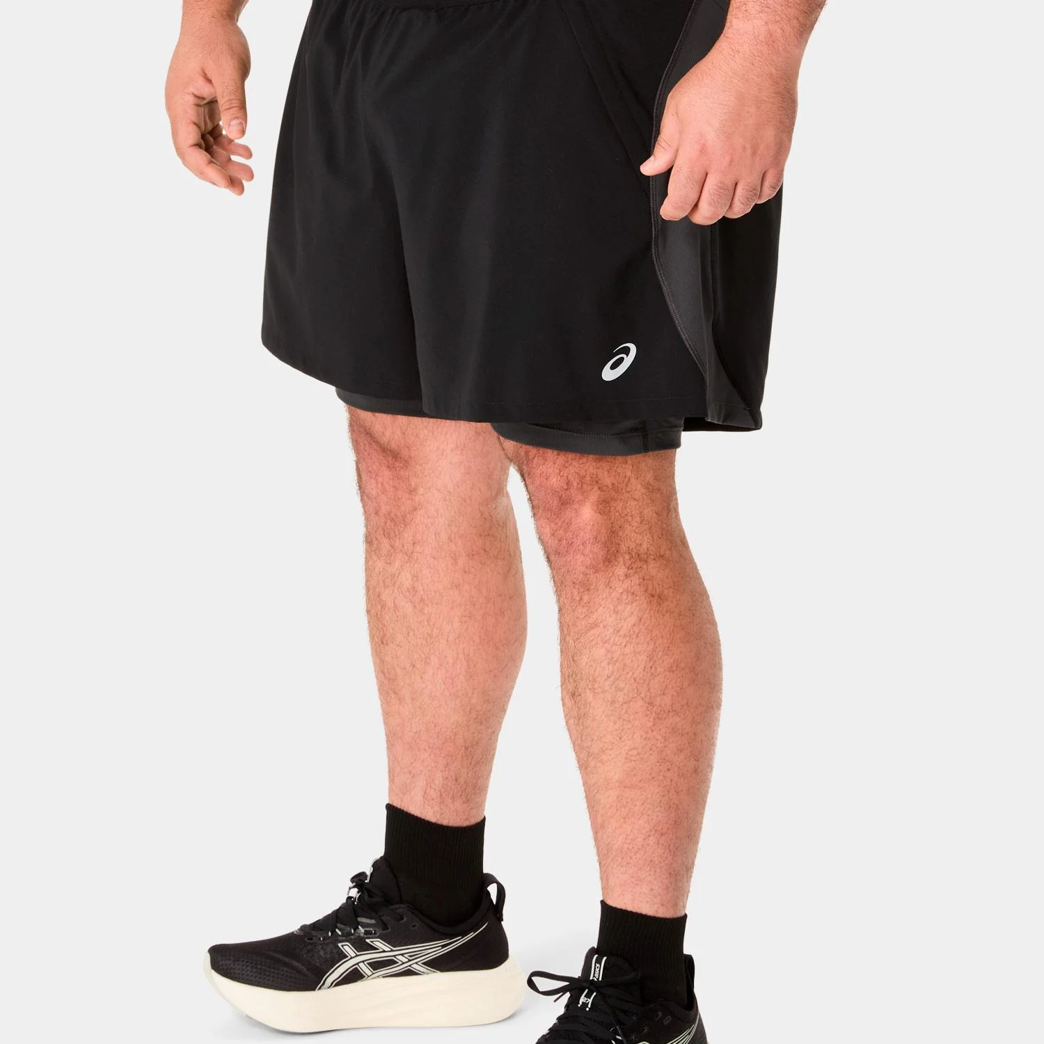 Short Asics Road 2n1 5in Hombre - Image 2